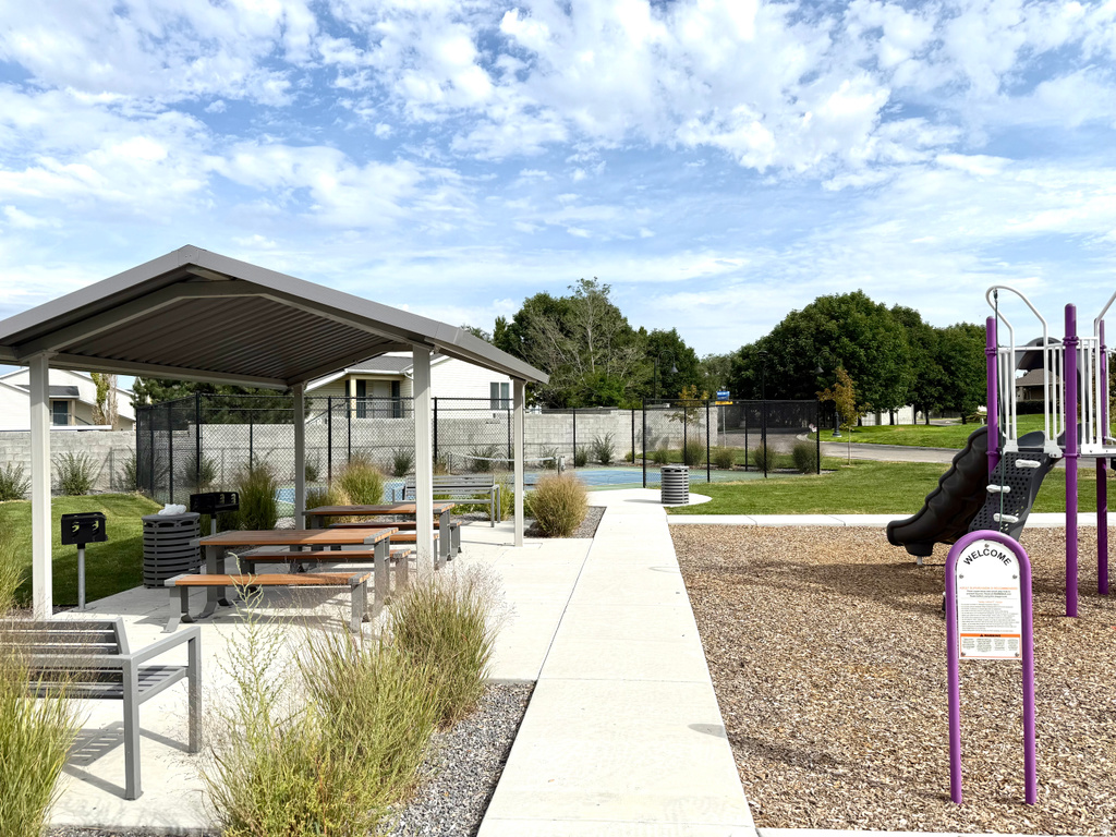 8268 W JOSHUA TREE LN Magna, UT 84044