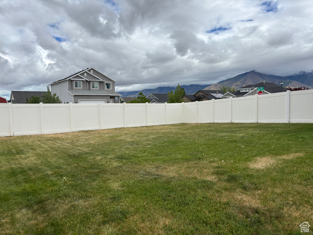View of yard featuring a mountain view