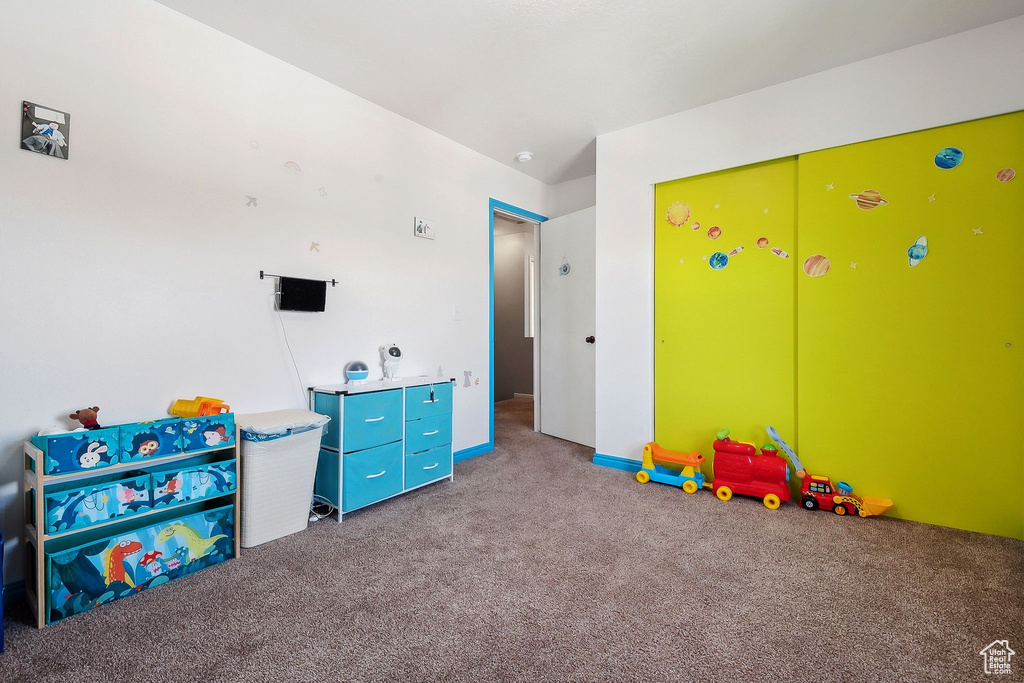 Playroom featuring carpet floors