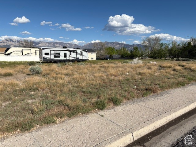 View of yard featuring a mountain view