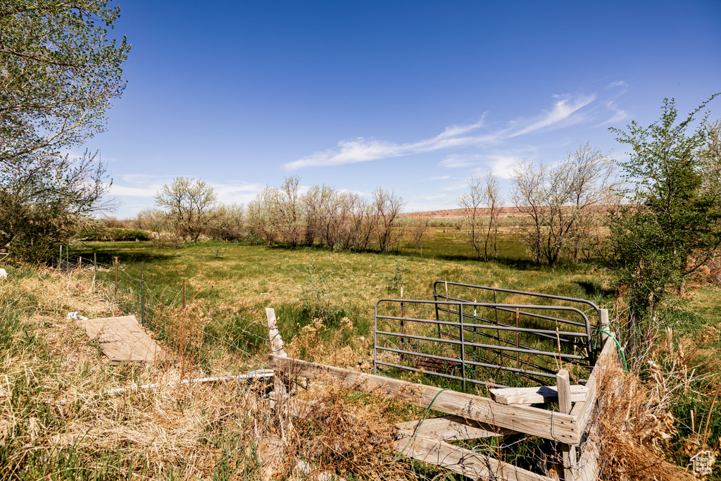 View of yard with a view of countryside