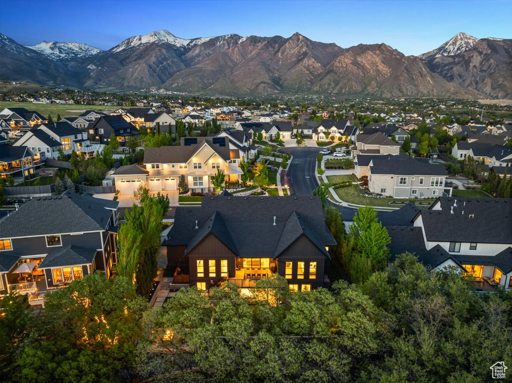 Aerial overview of property\\\\\\\\\\\\\\\'s location featuring nearby suburban area and mountains