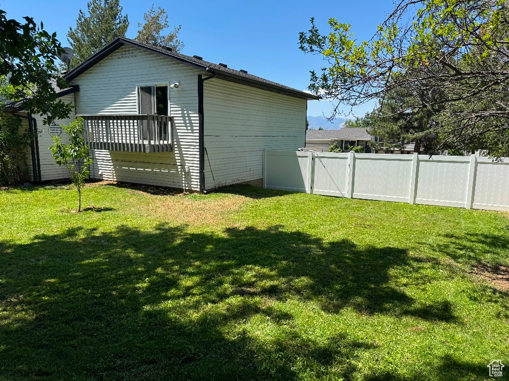 View of side of home