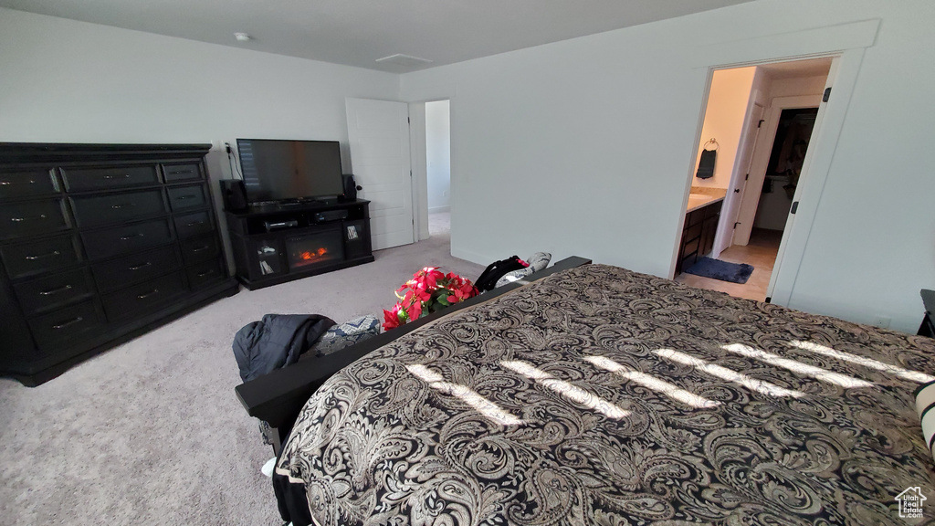 Bedroom with carpet