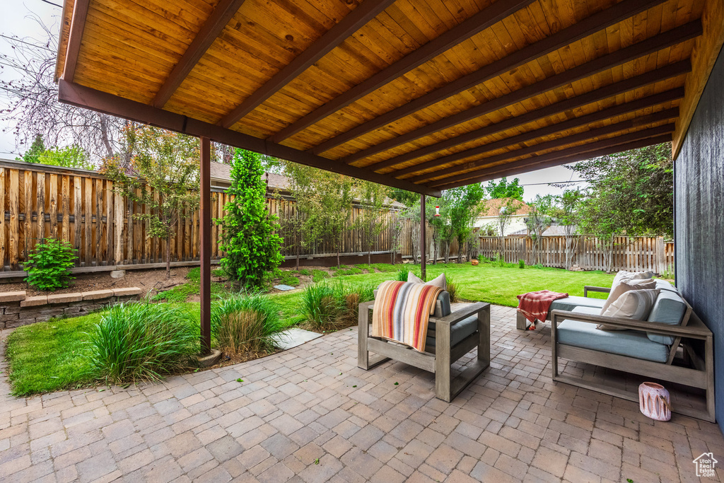 View of patio / terrace featuring an outdoor living space