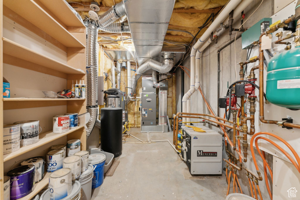 Utilities with heating unit