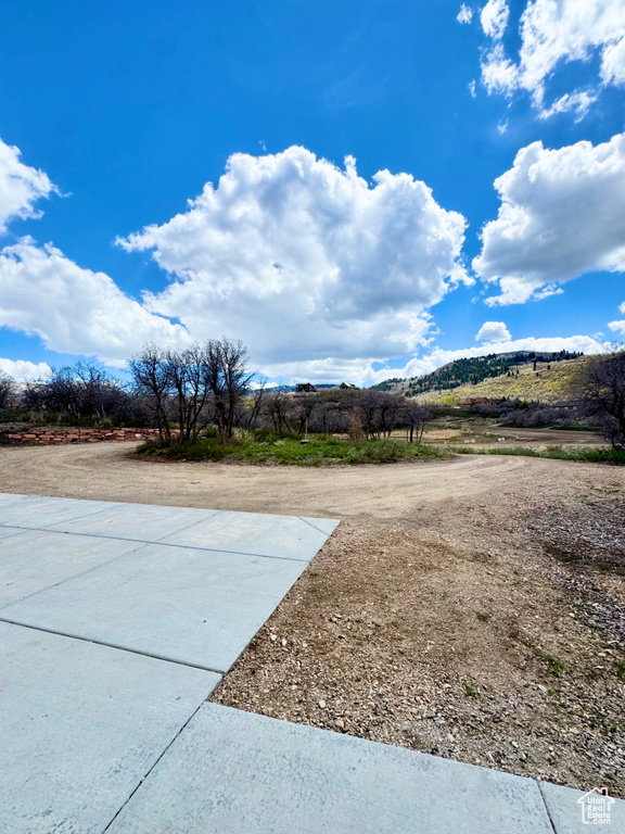 View of yard featuring a mountain view