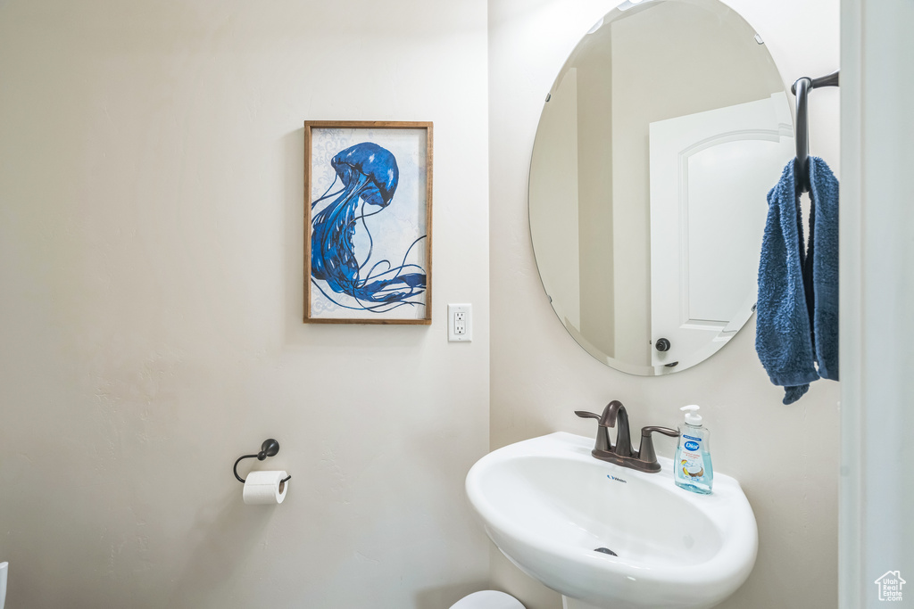 Bathroom with a sink