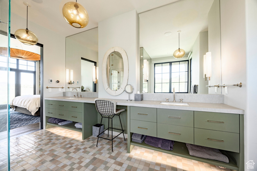 Ensuite bathroom featuring vanity
