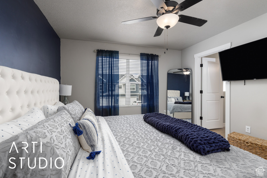 Bedroom with ceiling fan