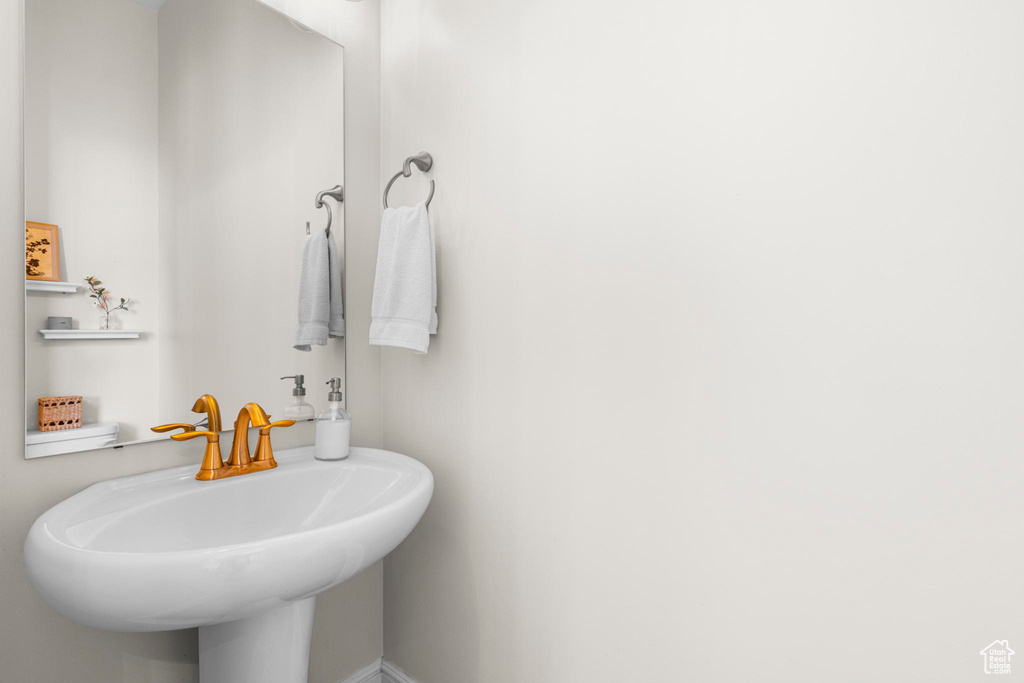 Bathroom with a sink
