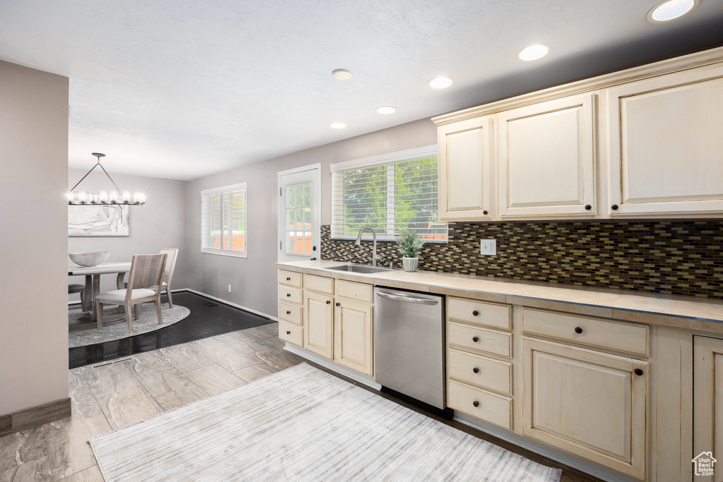 1256 E DARBY CIR Murray, UT 84117