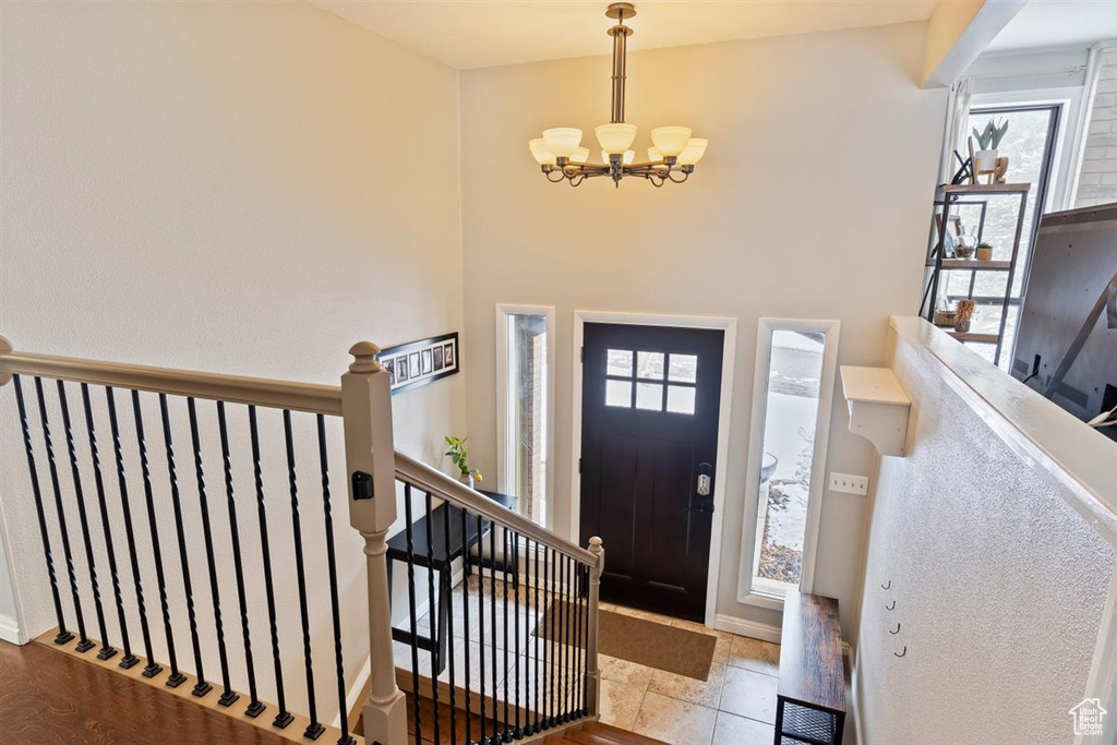 Entryway with a chandelier