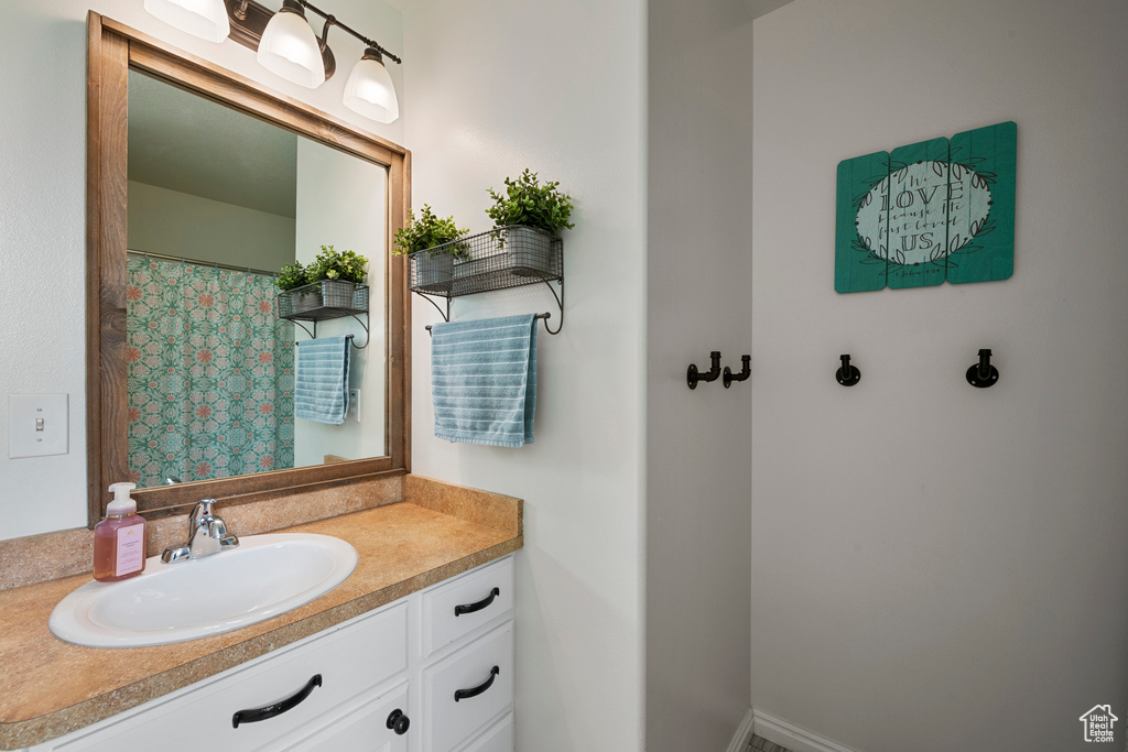 Full bath with vanity