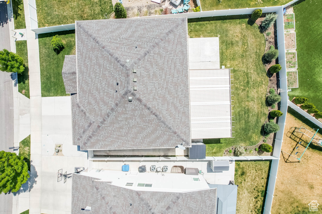 Aerial view of property and surrounding area