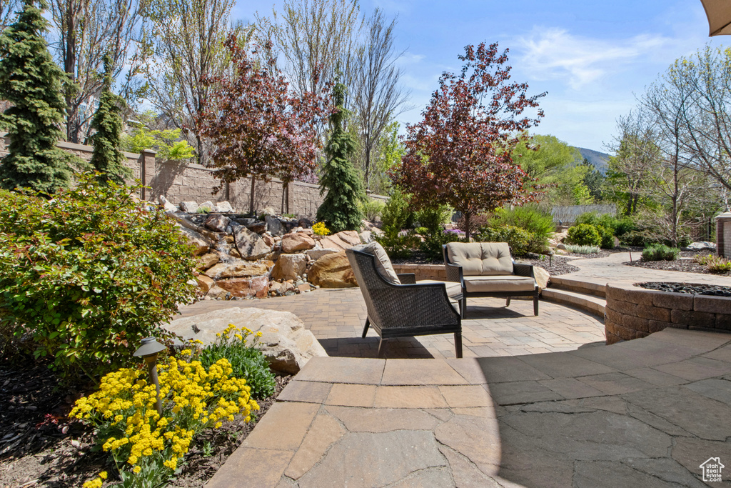 View of patio / terrace with outdoor lounge area