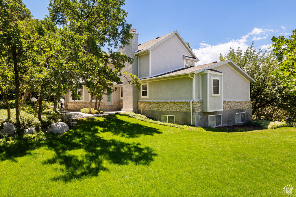 2485 E STONEBROOK CIR Sandy, UT 84092