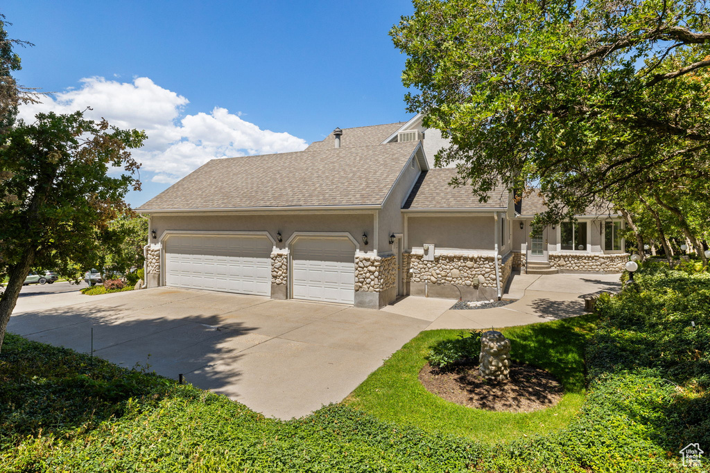 2485 E STONEBROOK CIR Sandy, UT 84092