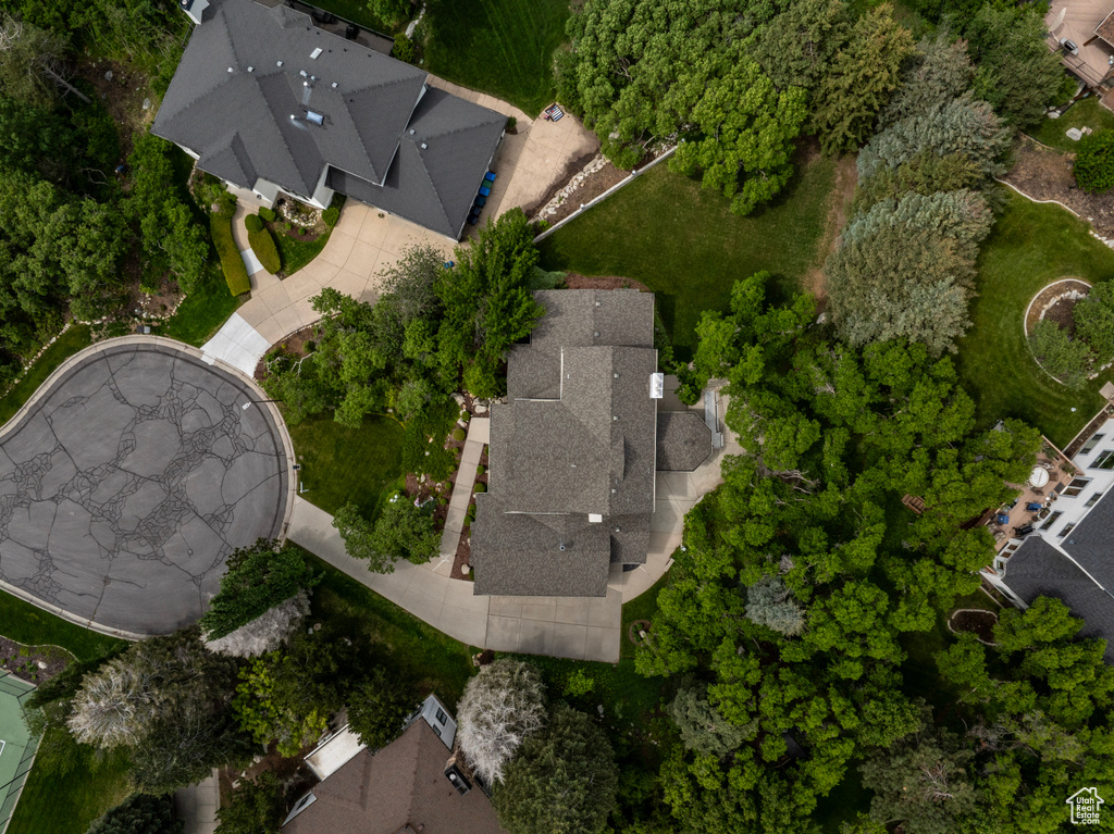 Aerial view of property and surrounding area