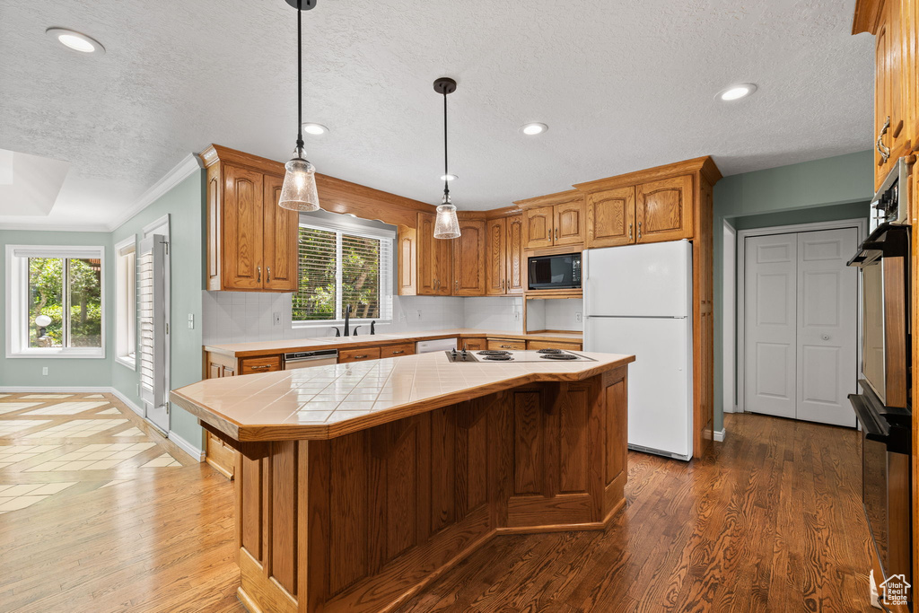 2485 E STONEBROOK CIR Sandy, UT 84092