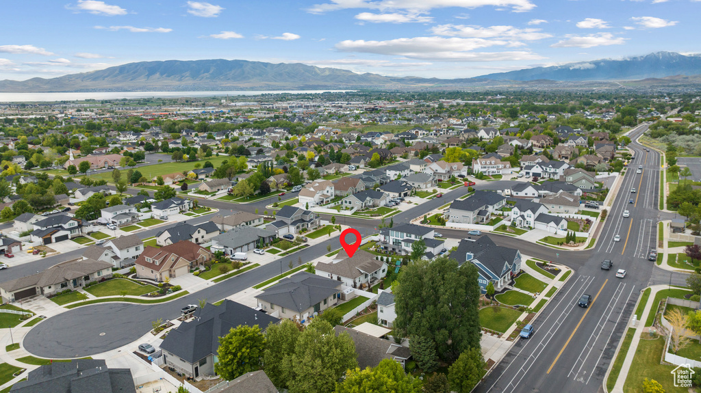 Aerial view of property\\\\\\\'s location with mountains and nearby suburban area