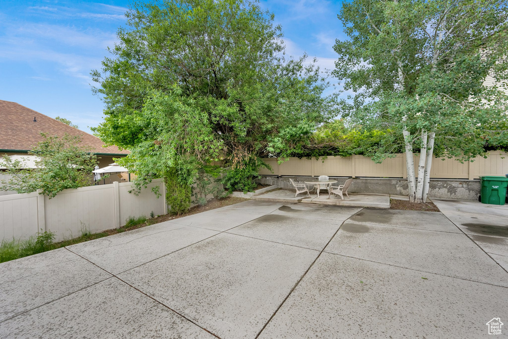 View of patio / terrace with a fenced backyard and outdoor dining area