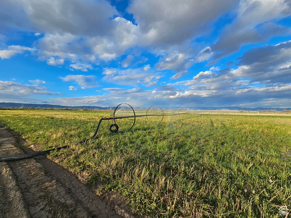 View of yard with a view of countryside