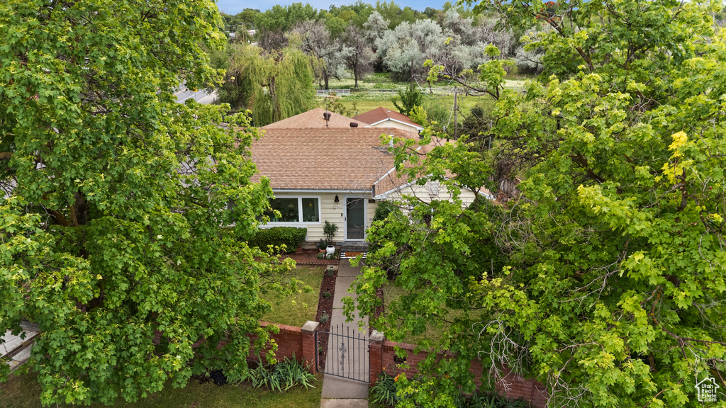 Aerial view of property and surrounding area