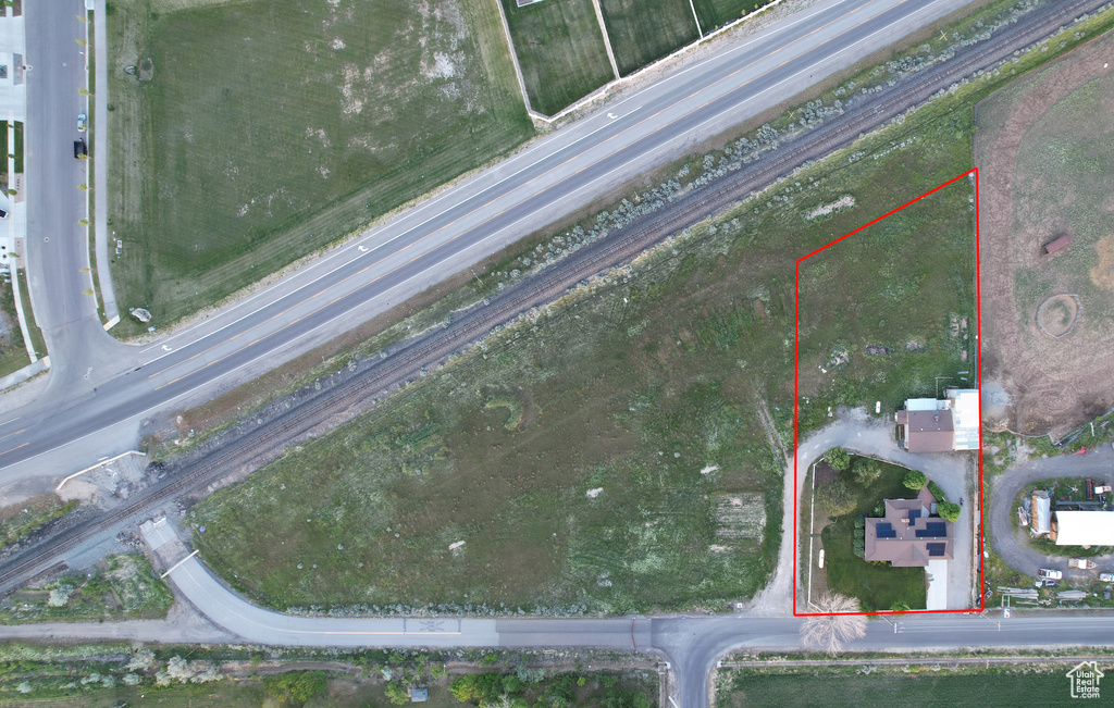 Aerial overview of property\\\\\\\\\\\\\\\'s location featuring property boundaries highlighted