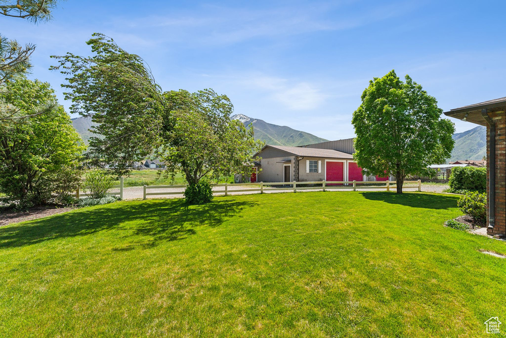 View of yard featuring a mountain view