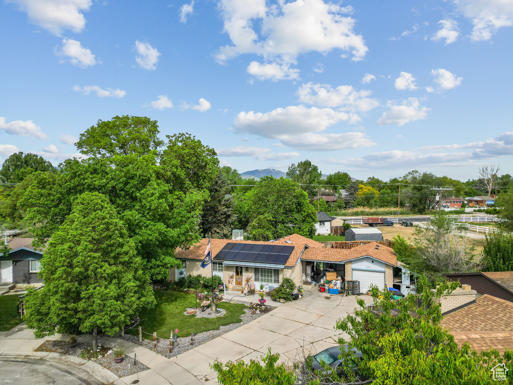 Aerial view of property and surrounding area