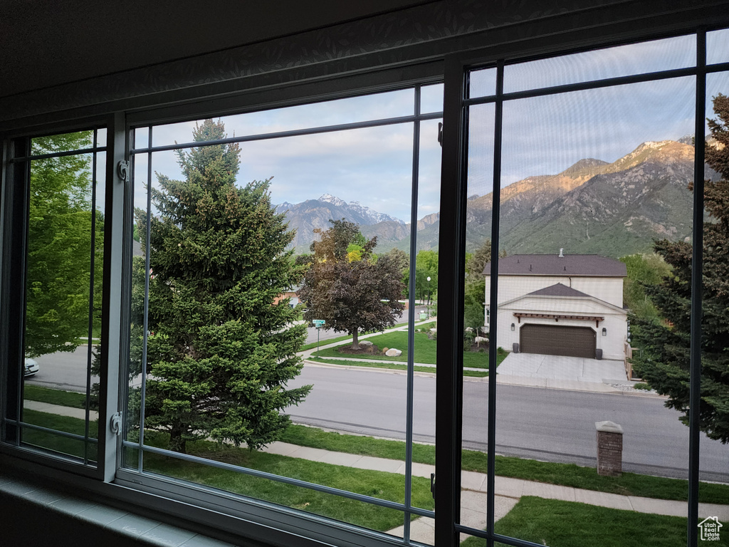 Detailed view of a mountain view