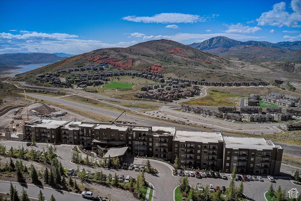 Bird\'s eye view of a mountain backdrop