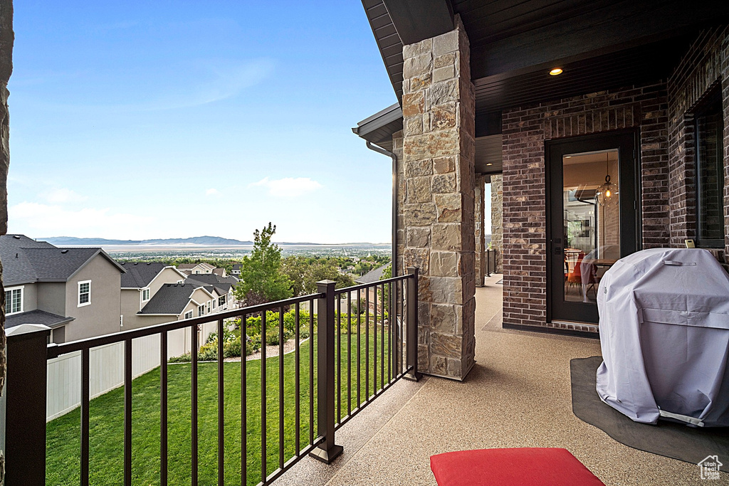 Balcony featuring grilling area
