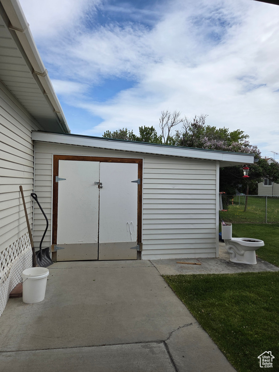 View of outdoor structure with an outdoor structure