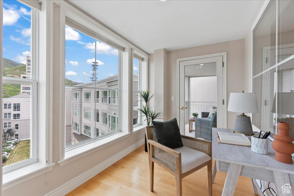 View of sunroom / solarium