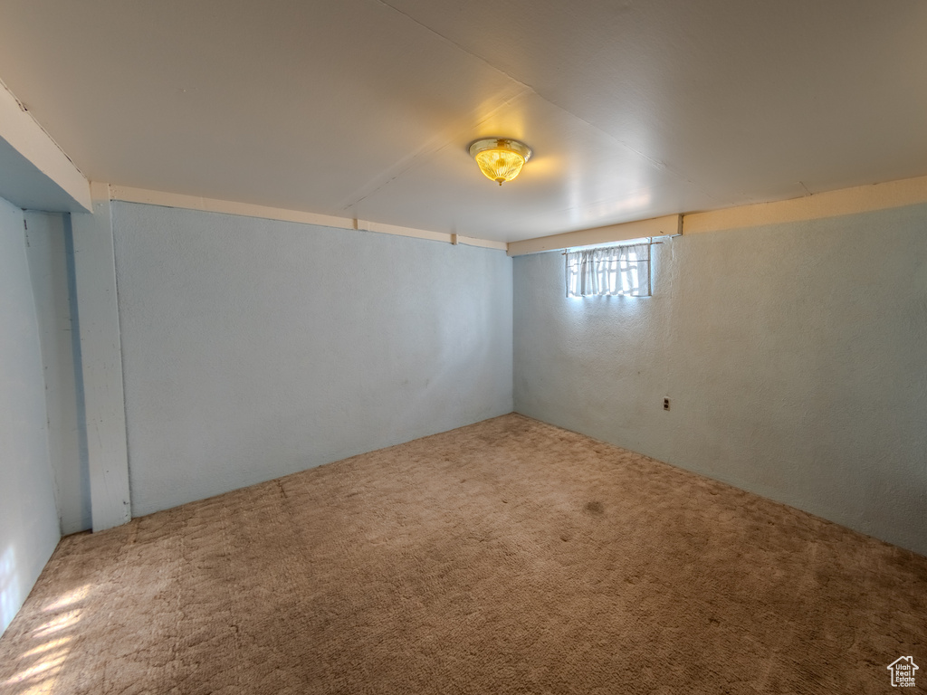 Empty room with carpet