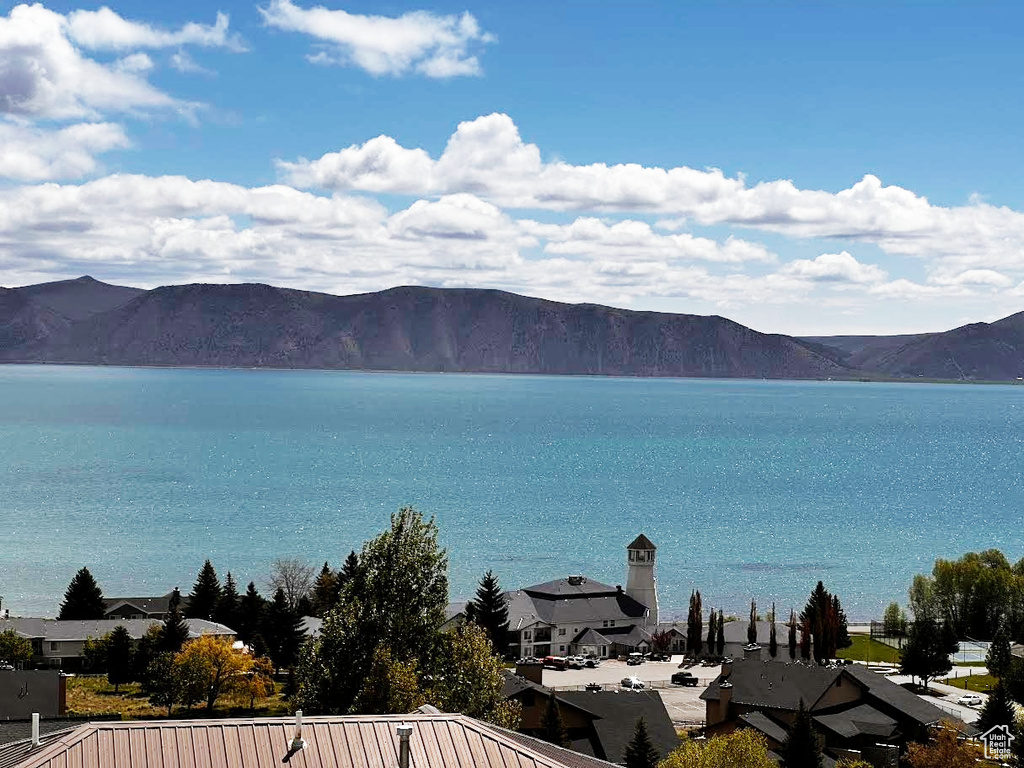 Water view featuring mountains