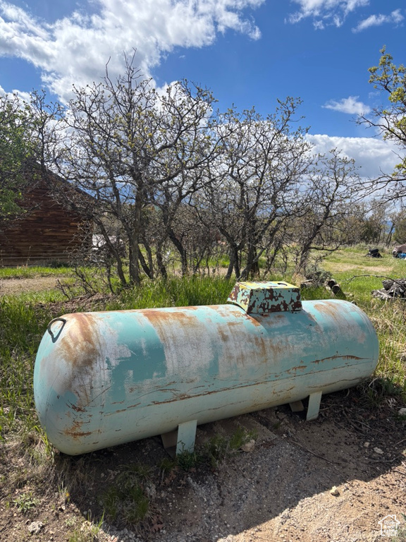 Exterior view of gas tank