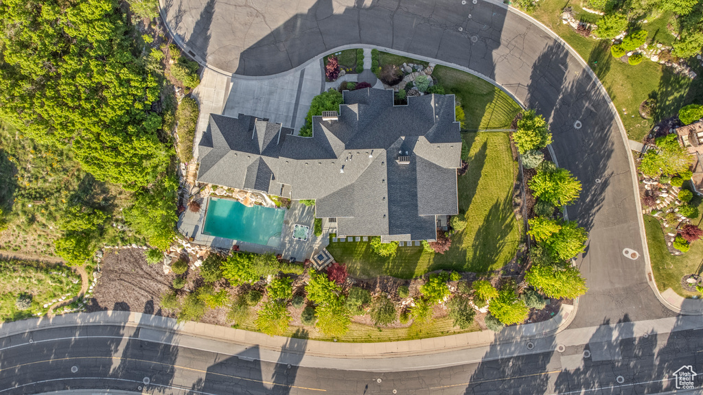 Aerial view of property\\\'s location featuring a pool