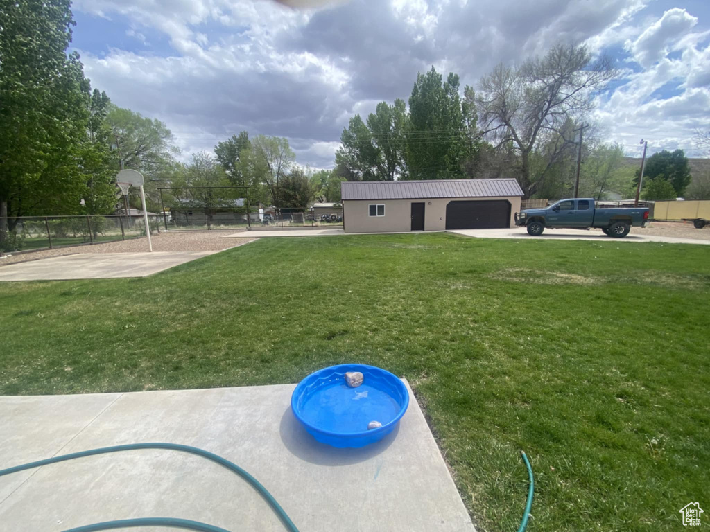 View of property\\\'s community with community basketball court