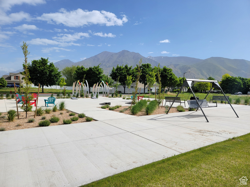 View of home\'s community with a mountain view