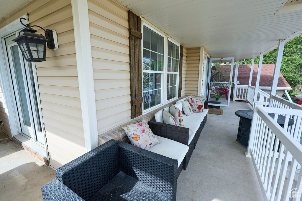 View of patio / terrace featuring covered porch