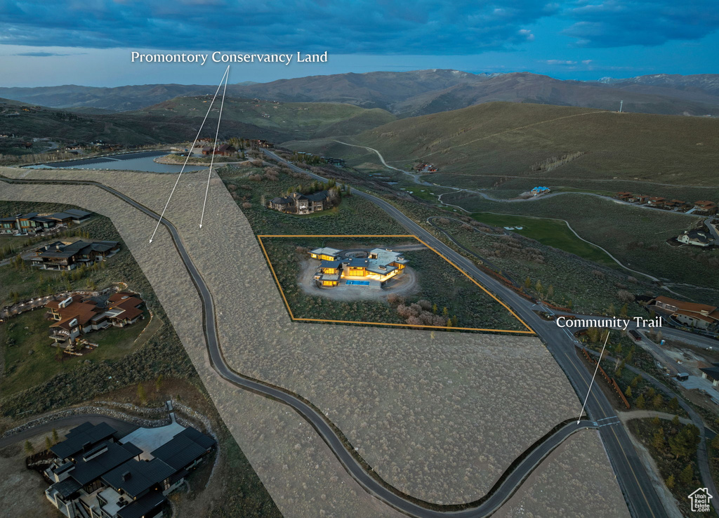 View of property location featuring a mountain backdrop and property parcel outlined