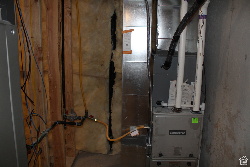 Utility room with heating unit