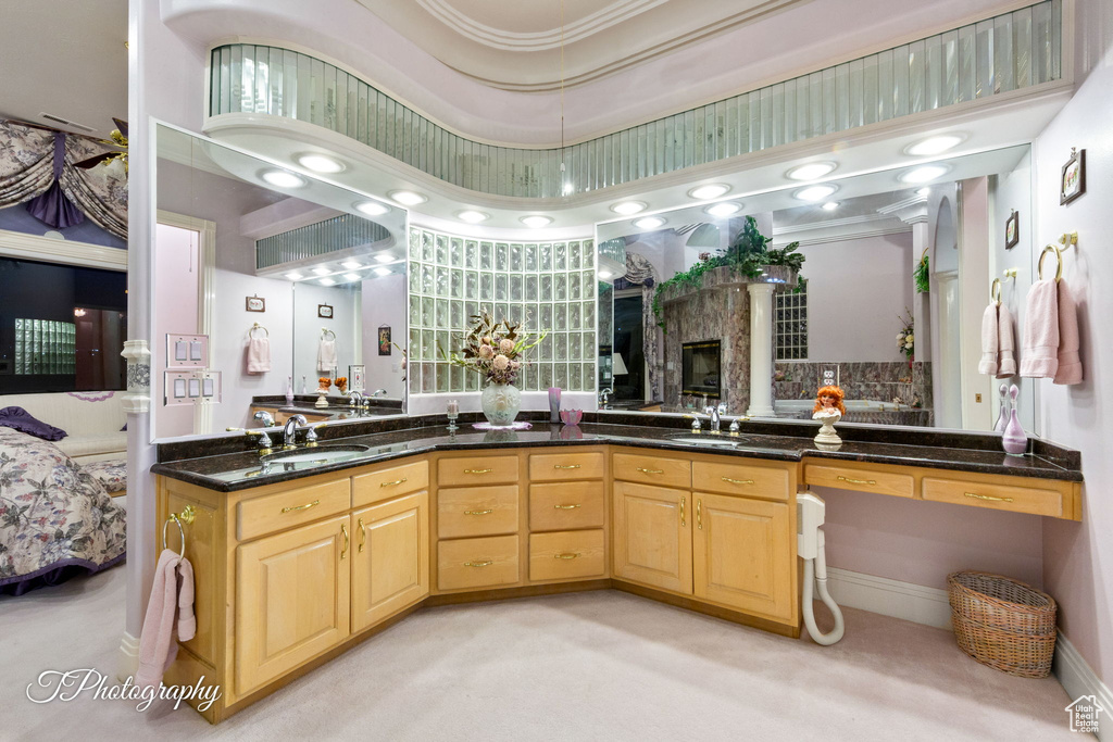 Ensuite bathroom with double vanity