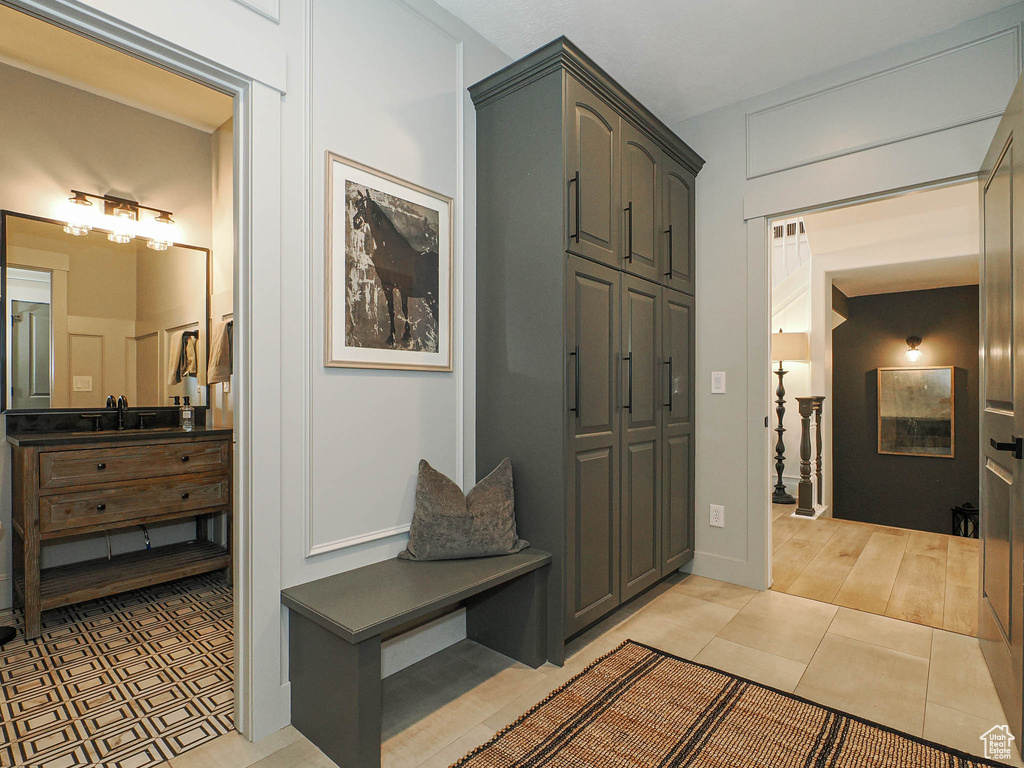 Mudroom with a sink