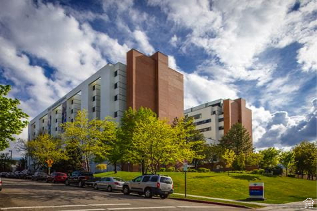 441 N BISHOP PL #4-17 Salt Lake City, UT 84103