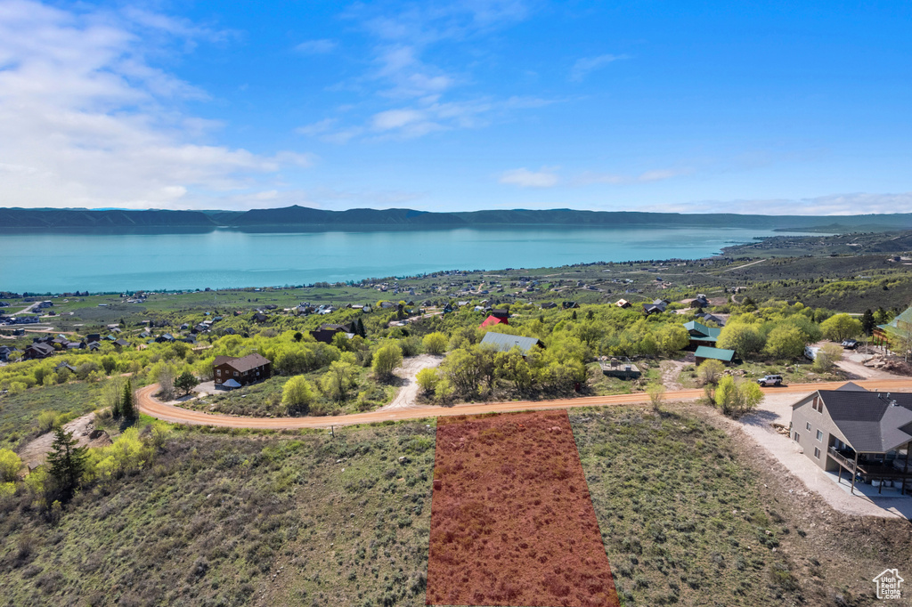 Bird's eye view of a water and mountain view
