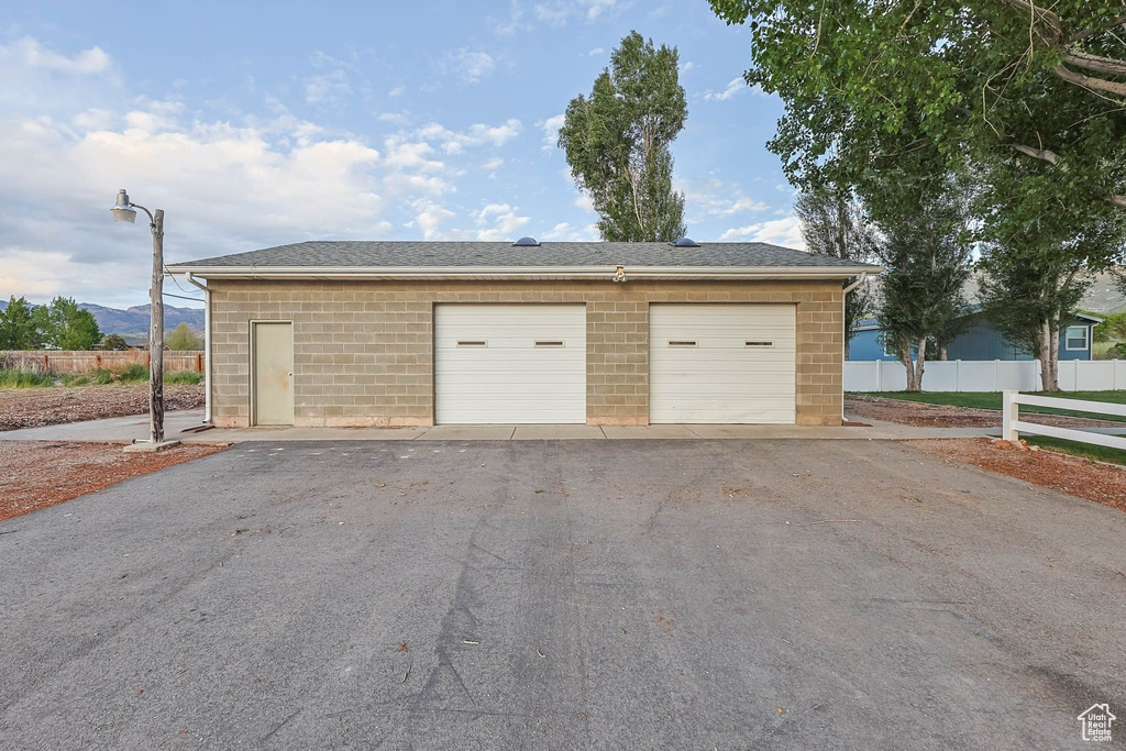 Detached garage with fence